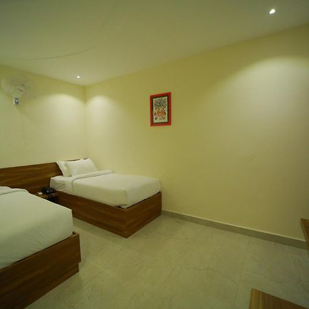 Dhruv Elite And Banquets Hotel Haiderabad Buitenkant foto