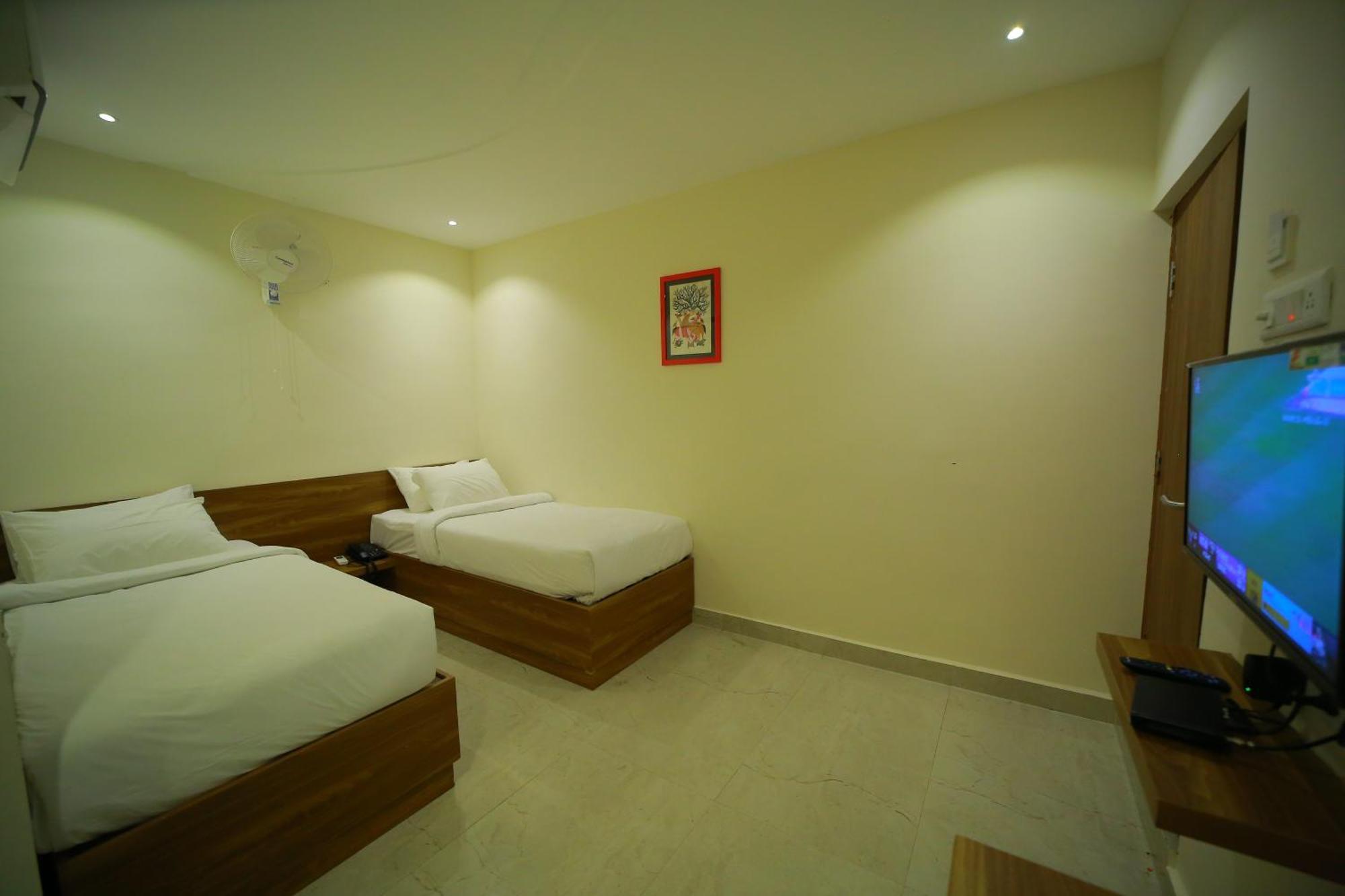 Dhruv Elite And Banquets Hotel Haiderabad Buitenkant foto